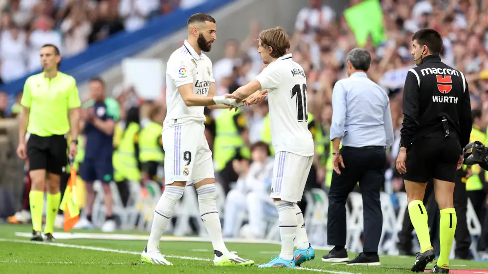 مودريتش يكسر الصمت بعد إعلان انتقال بنزيما للهلال