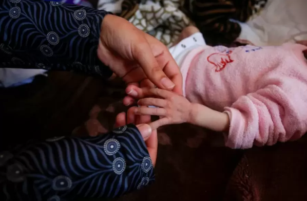 حين تُسقِط الحرب الأجنة قبل أن يولدوا  