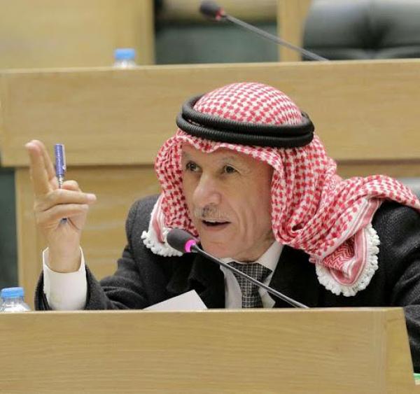 العرموطي: "صرنا نصفق لرئيس الحكومة كمان"