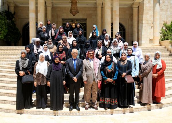 العيسوي يلتقي وفدًا من سيدات ماعين