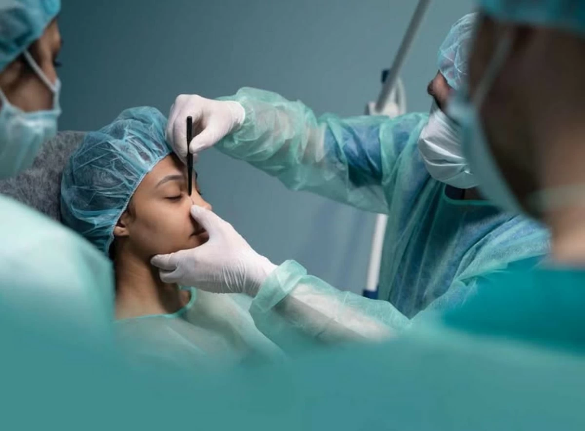 جمعية جراحي التجميل: الطبيب الموقوف ليس اختصاصي تجميل مسجلاً لدينا