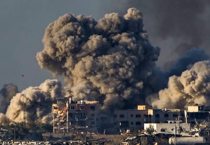الدفاع المدني في غزة: لا نستطيع الوصول للضحايا جراء كثافة النيران "الإسرائيلية"