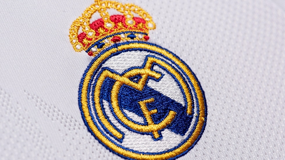 لاعب ريال مدريد على أعتاب الخيانة في الصيف