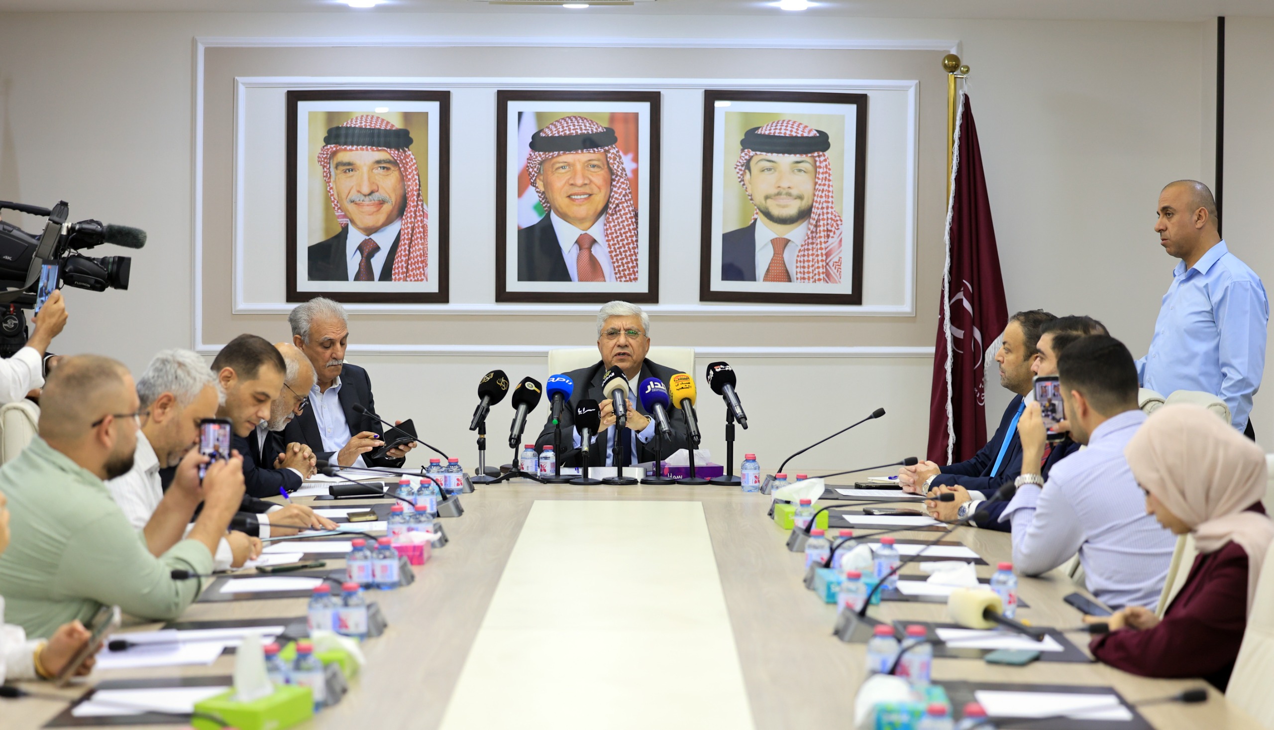 "البيئة النيابية" تدعو إلى وقف إزالة الأشجار في شوارع وأرصفة عمان مؤقتا