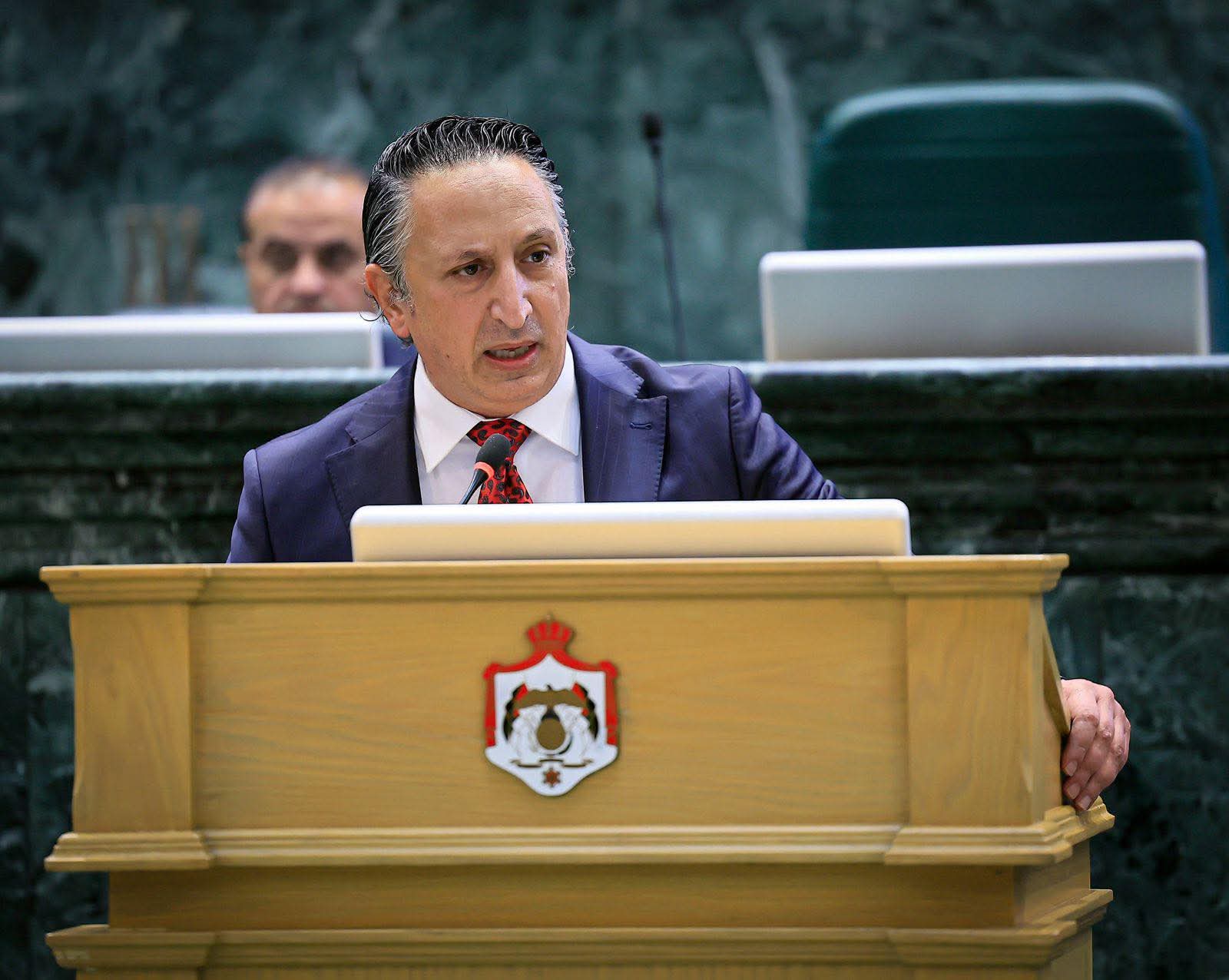 أبو رمان يوجّه رسالة إلى حسان والبكار مطالبًا بسحب مشروع قانون الضمان المعدّل