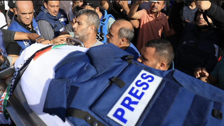 8 شهداء بينهم صحفيون في قصف مجمع ناصر الطبي