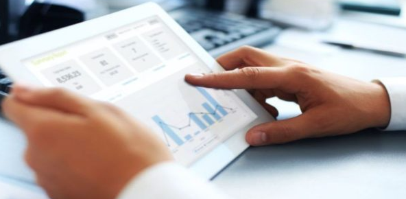حكم عمل التطبيقات والبرامج المتعلقة بالتمويل