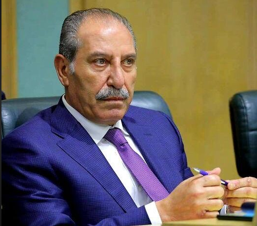 الصقور: وزراء سابقون يهاجمون الوطن