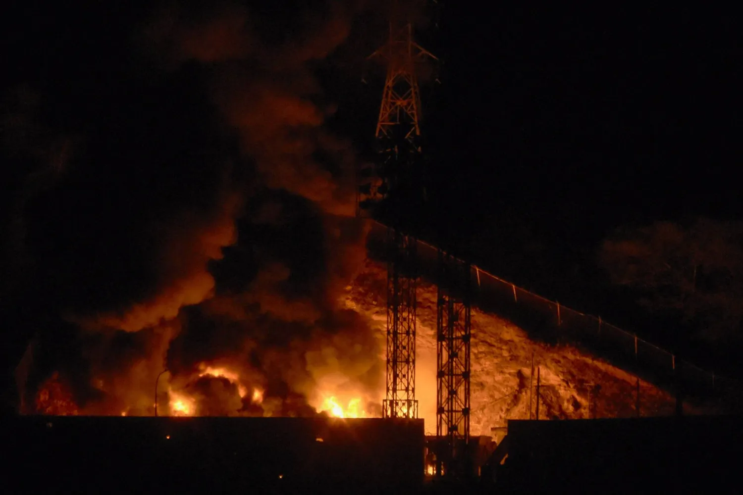 العراق يتوقَّع ارتفاع أسعار النفط إلى 70 دولاراً بعد الضربات الأميركية لفنزويلا