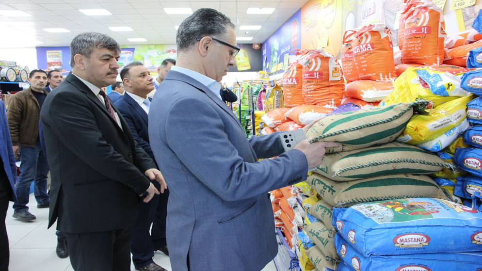 وزير الصناعة يؤكد وفرة السلع في "المؤسستين المدنية والعسكرية"