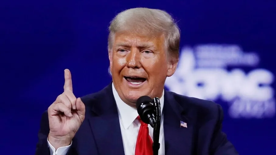 ترامب يهدد بفرض حصار بحري على إيران 