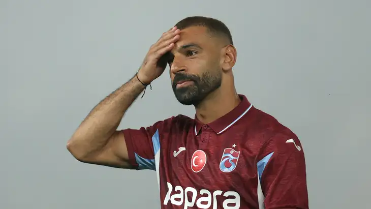 "السعودية كانت أفضل" ..  نجم طرابزون السابق يحذر صلاح