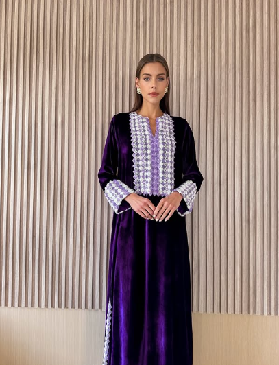 6 ألوان قفاطين تُبرز جمال البشرة السمراء: لا تفوّتيها في 2026