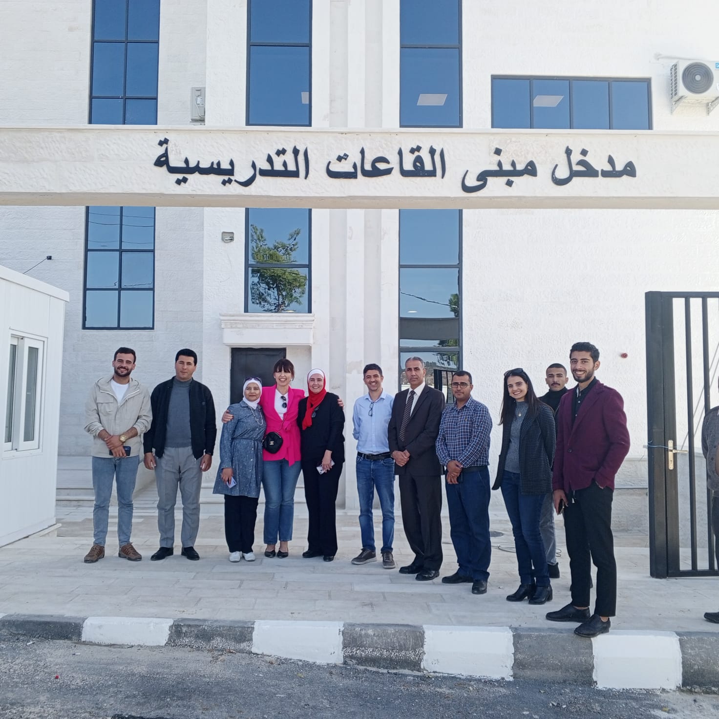 وفد إيطالي يطلع على مشاريع البنية التحتية في عجلون الجامعية 
