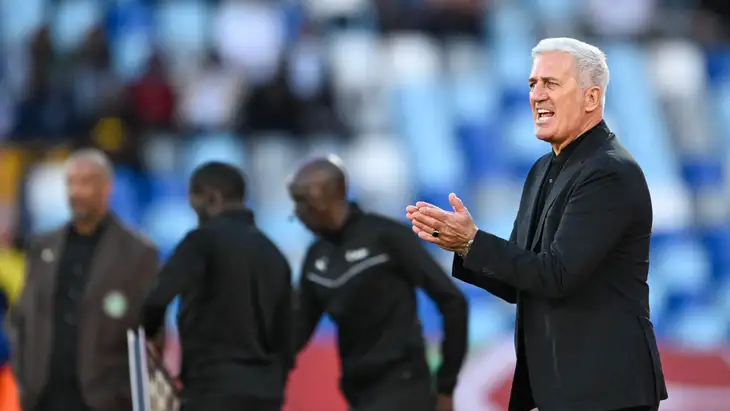 بعد إخفاق الكان ..  رئيس الجزائر يوجه رسالة إلى بيتكوفيتش