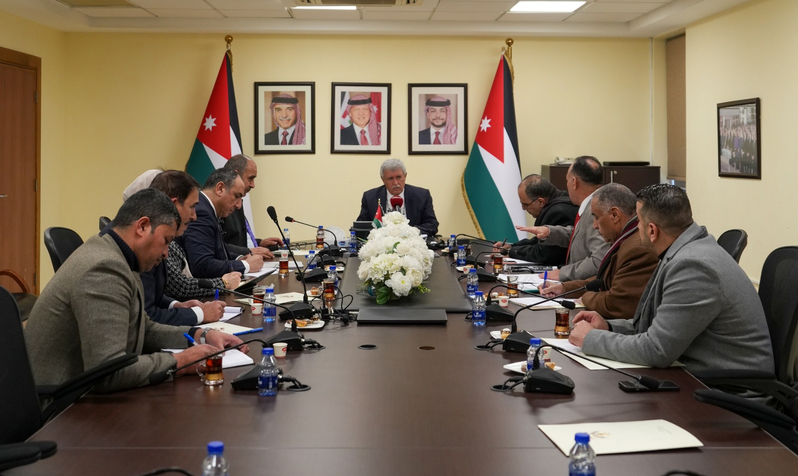 "النقل النيابية" تبحث  قضايا النقل العام والسياحي والتاكسي وتأجير السيارات