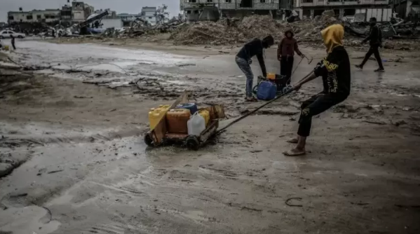 بلدية غزة : نحذِّر من كارثة بيئية جرَّاء توقف مضخات الصرف الصحي  