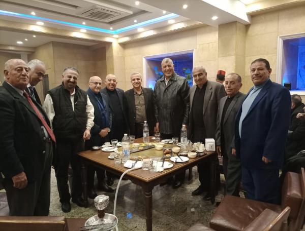 ابو حمور يولم لخريجي دفعته من مدرسة السلط الثانوية