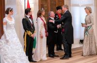 فساتين الزفاف الملكي ..  حالمة وروحها عربية (صور وفيديو)
