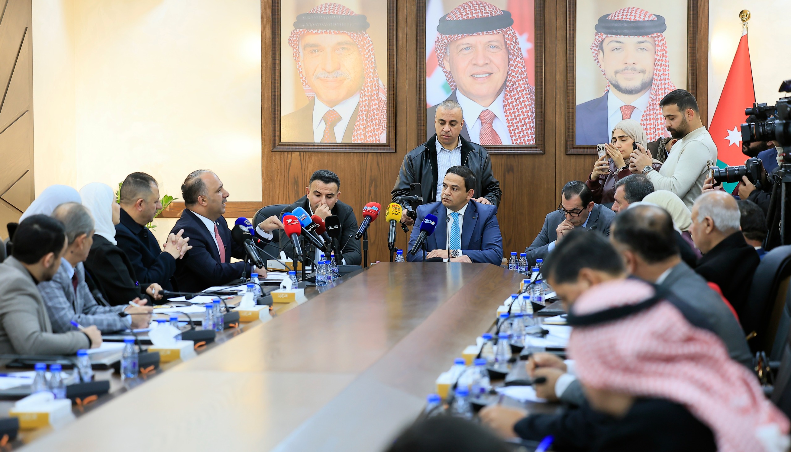 "الطاقة النيابية" تتابع ارتفاع فواتير الكهرباء وتؤكد أهمية تعزيز شفافية التعرفة والسعايدة يوضح اسباب الارتفاع