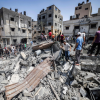 الاحتلال ينسف منازل عدة وسط قطاع غزة