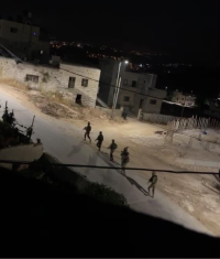 الاحتلال يعتدي على شاب ويستولي على تسجيلات كاميرات مراقبة في النبي صالح  