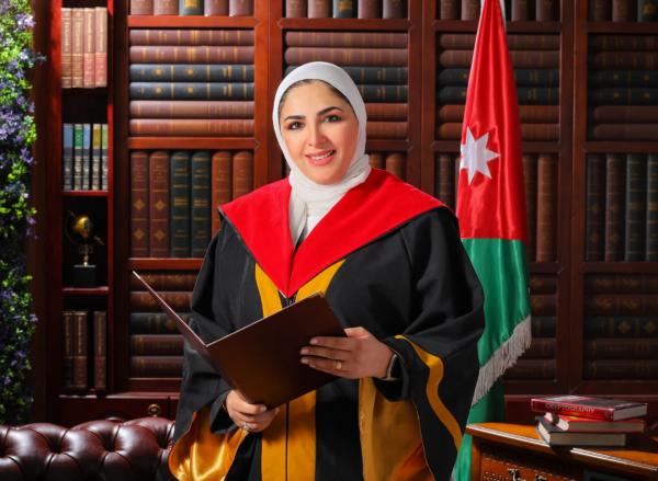 مرام بلال دحبور تحصل على الدكتوراة في القانون  ..  مبارك