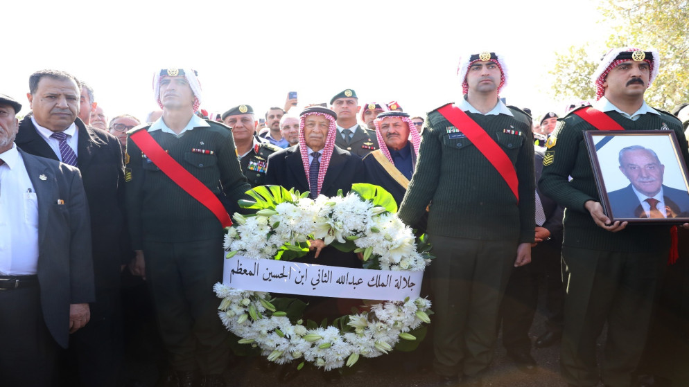 العيسوي يشارك في تشييع جثمان رئيس الوزراء الاسبق أحمد عبيدات 