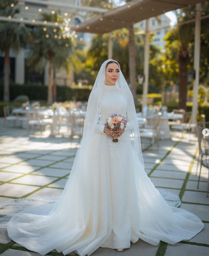 أجمل 8 فساتين زفاف محتشمة من وحي مدونات الموضة المحجبات