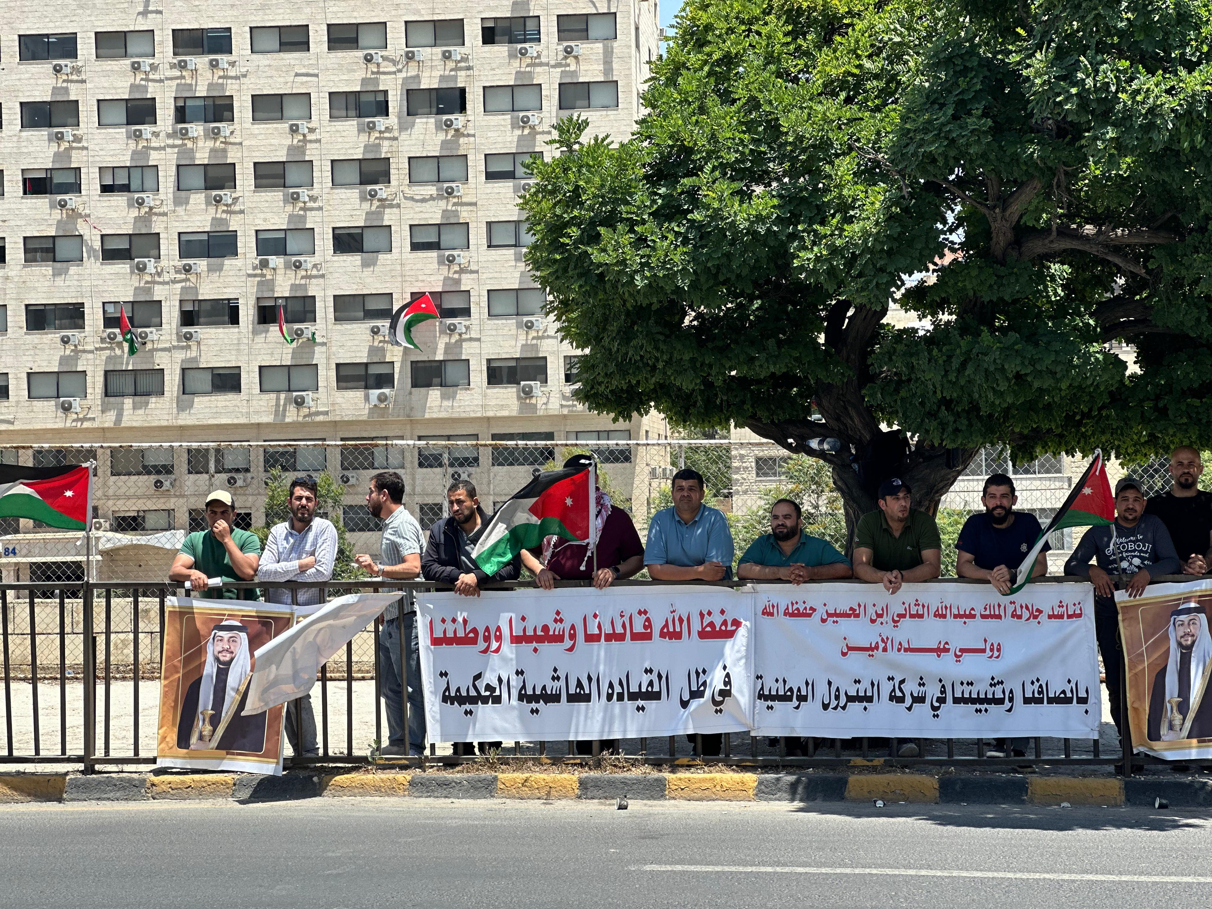 اعتصام جديد لموظفي "البترول الوطنية" أمام مجلس النواب للمطالبة بالتثبيت