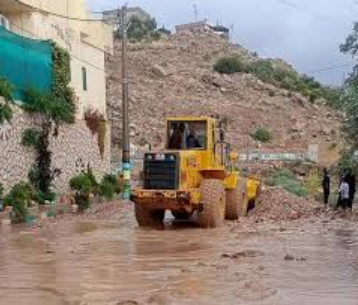 سيول عراق الكرك تفضح هشاشة الطرق والخدمات ..  والشارع يصرخ: أنقذونا
