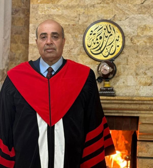 الحديدي يهنئ الدكتور عبدالله العواملة بالترقية