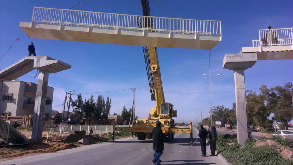 مواطنون يطالبون بإنشاء جسر مشاة في حي المنصور بعمان