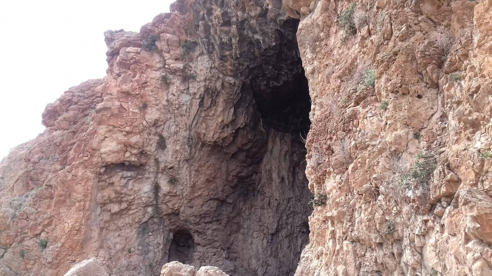 "مغر الحمام" في عجلون ..  جمال الطبيعة وذاكرة المكان 