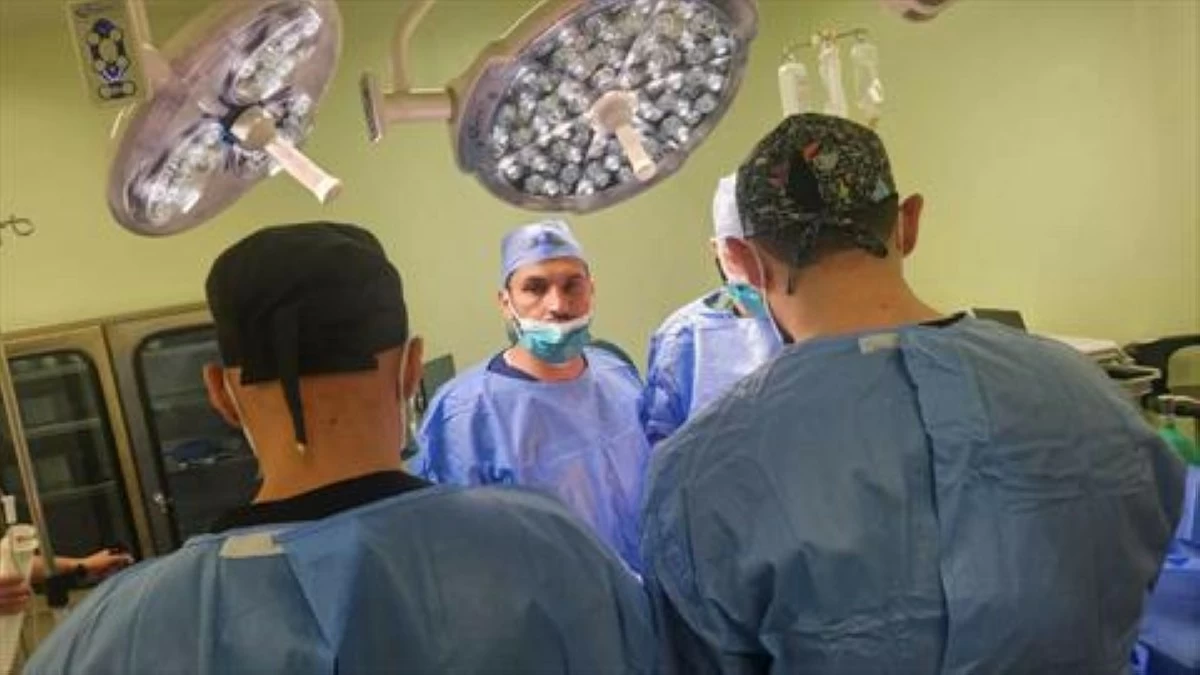فريق جراحي في مستشفى الأميرة بسمة ينهي معاناة مريض من صدمة نزفية
