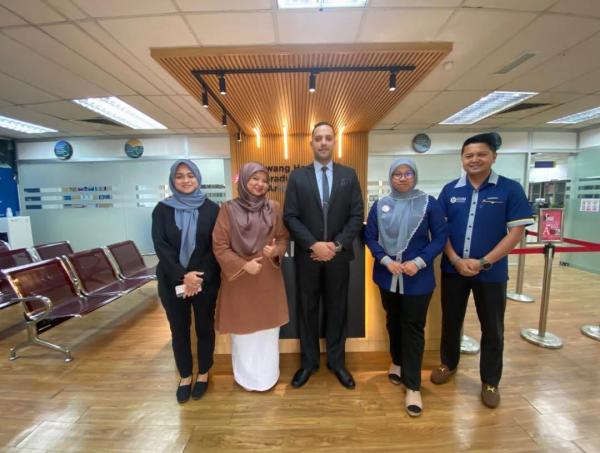 معاذ عبدالله جرادات  ..  مبارك الدكتوراة بامتياز