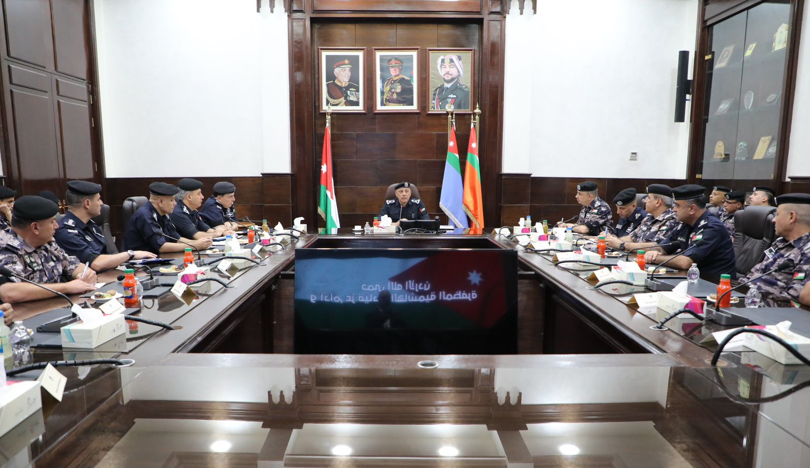 مدير الأمن العام يزور مديرية الدفاع المدني ويطلع على خطة التعامل  الأمثل مع فصل الشتاء