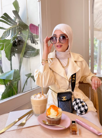 8 أكسسوارات لإطلالات مدونات الموضة المحجبات هذا الصيف