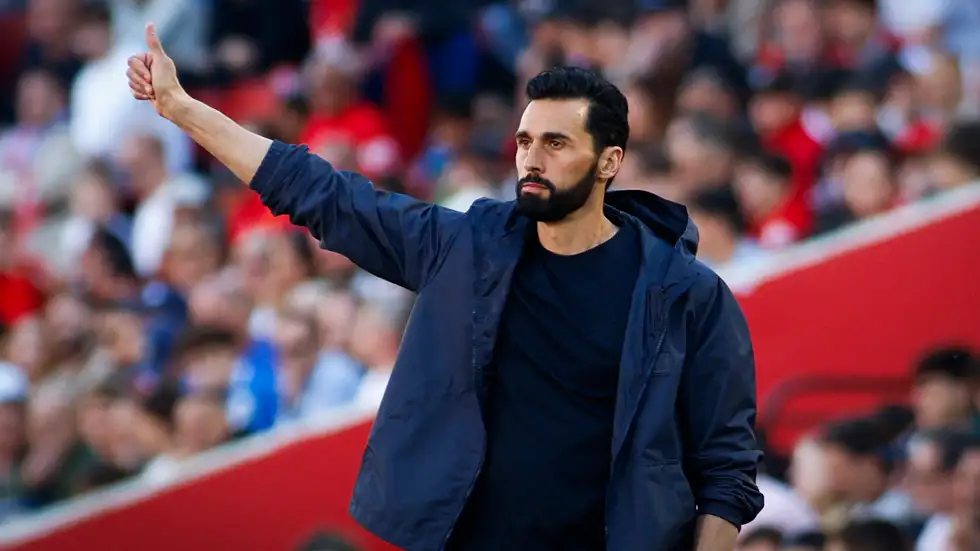 أربيلوا: البعض يحاول اختلاق أزمة بيني وكارفاخال ..  ولا أمنح الدقائق مجانًا