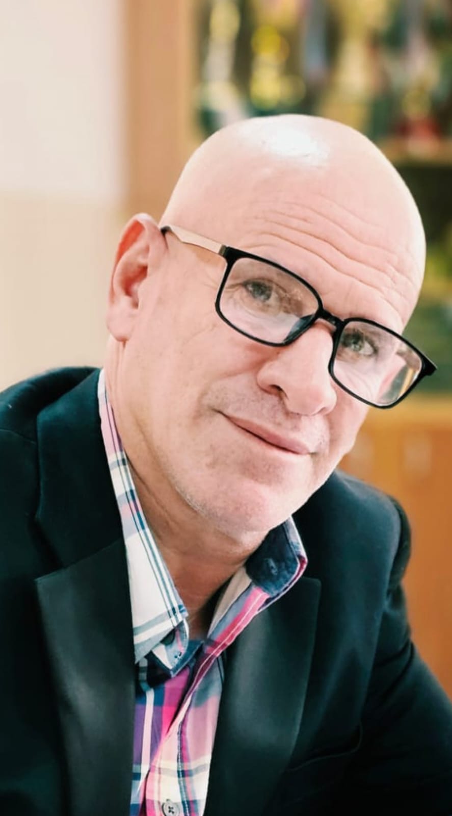 من الطابق الأول إلى بوابة التعليم .. خيط واحد اسمه المدرسة