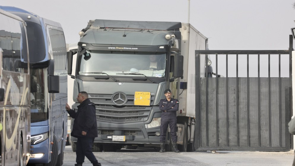 تخفيض وتوحيد الرسوم على الشاحنات والبرادات السورية الترانزيت أو الداخلة والخارجة من وإلى المناطق الحرة الأردنية