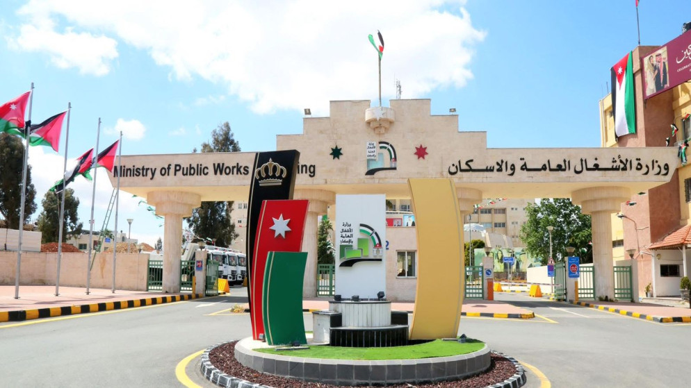 بكلفة 2.77 مليون دينار ..  البدء بصيانة شاملة لـ6 طرق رئيسية في إقليم الوسط 