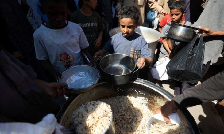 برنامج الغذاء العالمي: 60 ألف طن من المواد الغذائية جاهزة لقطاع غزة