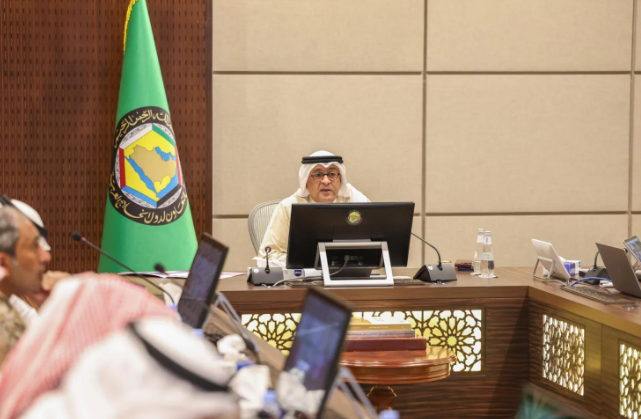 التعاون الخليجي يدين الاعتداءات "الإسرائيلية" على إيران