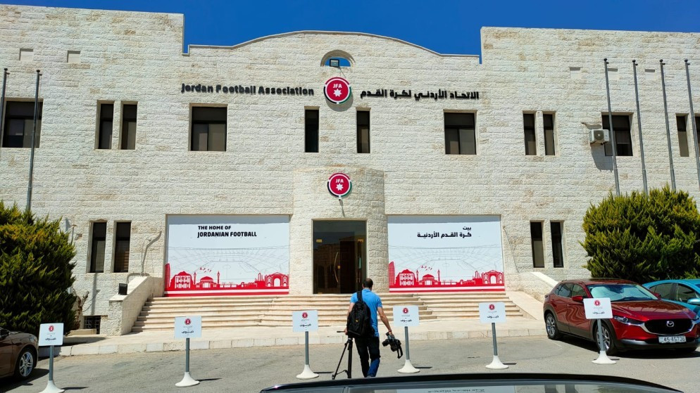 الحكومة تعفي اتحاد كرة القدم من ضريبة المبيعات على حزمة من إيراداته