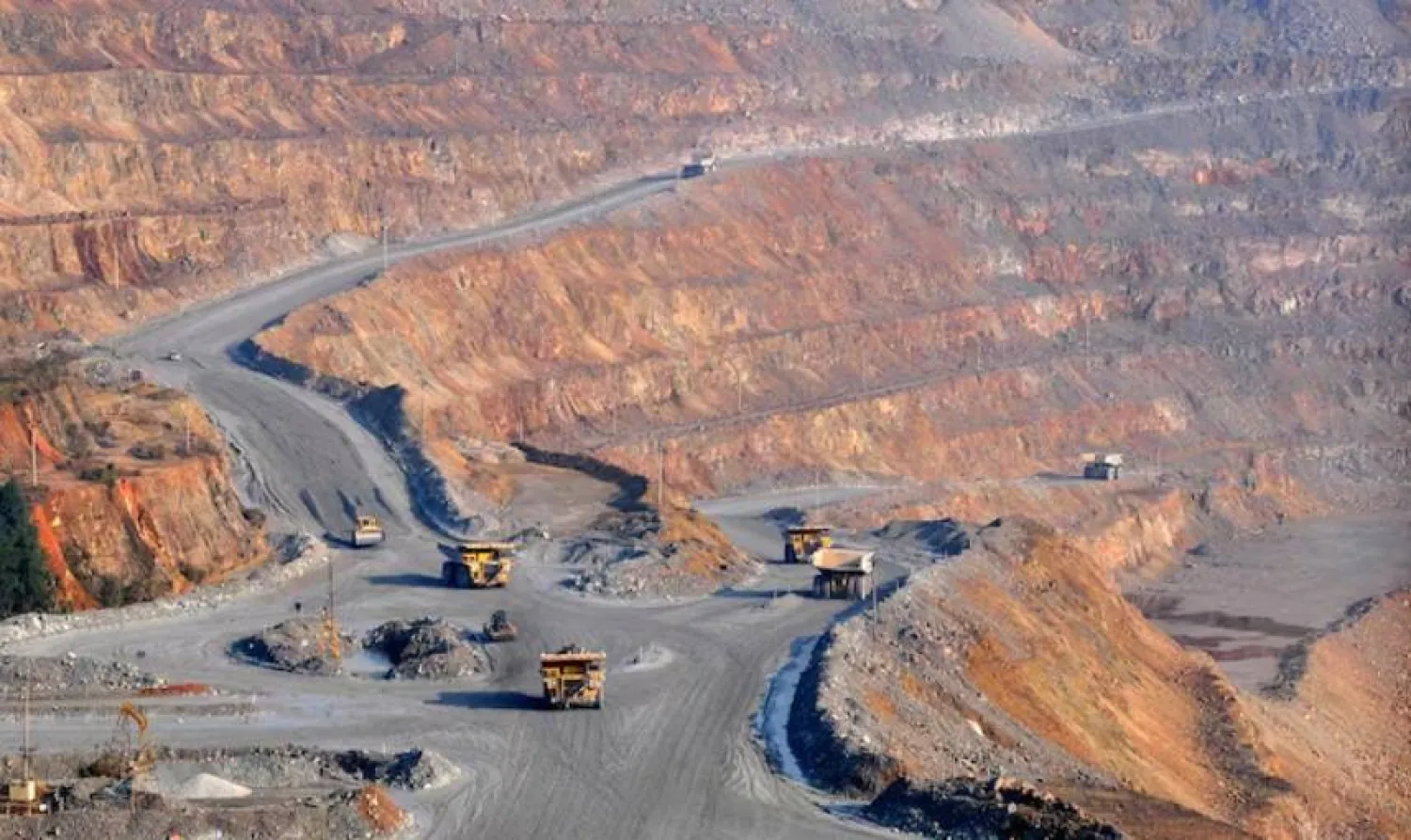 مقتل 7 في حادث بمنجم ذهب شرق الصين