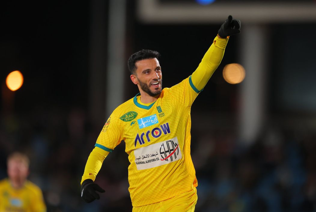 عمر السومة يلمّح بالرحيل عن العروبة بعد الهبوط لدوري يلو