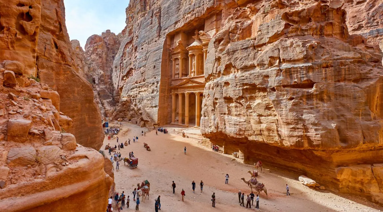 قرابة 4 مليون زائر ..  ارتفاع عدد زوار الأردن خلال 7 شهور