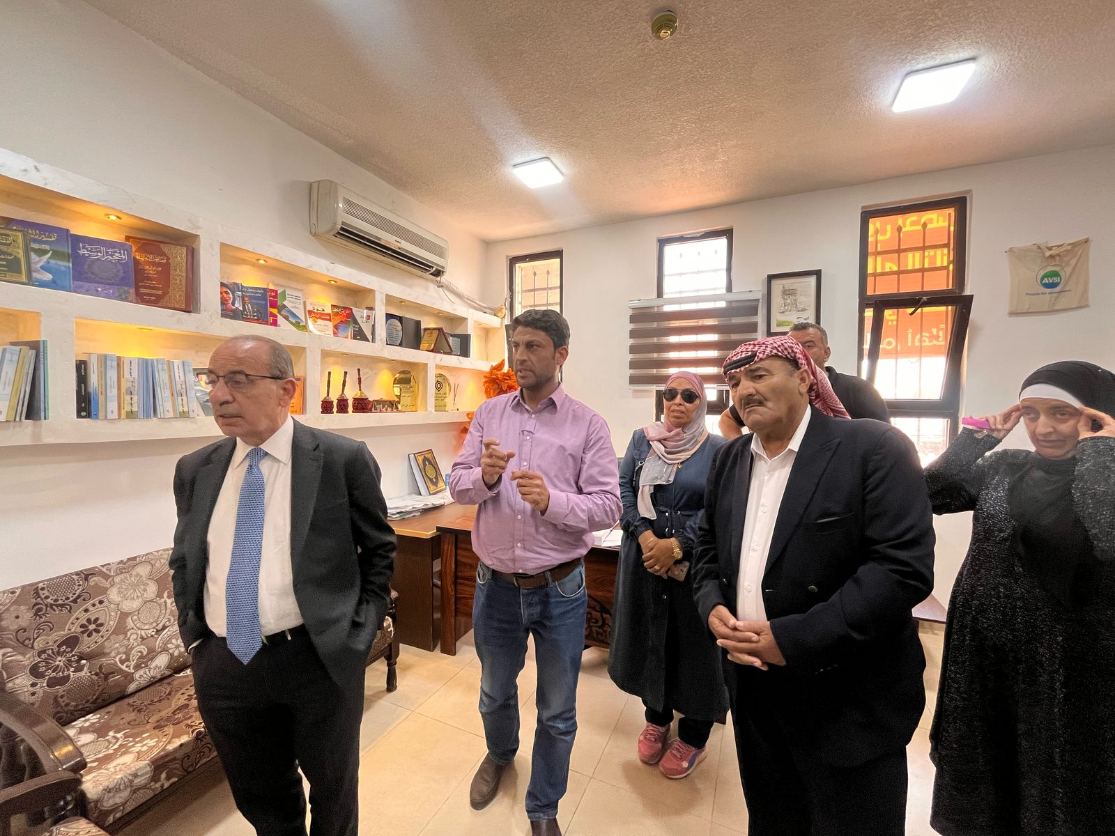 وزير الإدارة المحلية يتفقد بلديات بلعما ومنشية بني حسن ورحاب 