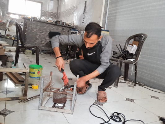 غزة تحوّل قنابل الموت إلى أدوات للغذاء  